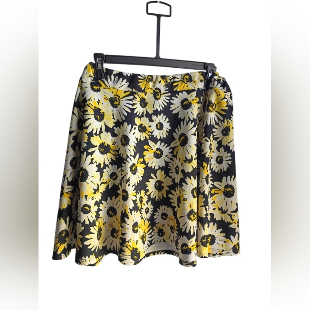 Hot Gal Black & Yellow Floral Mini Skirt